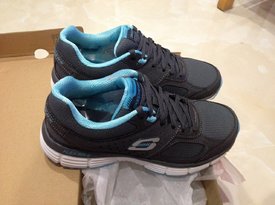 【黑五曬單】+中亞海外購(gòu)免郵的斯凱奇女士運(yùn)動(dòng)鞋