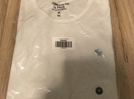 首單海淘，A&F T恤試水！