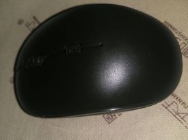真人出鏡，芊芊玉手撩動(dòng)板寸發(fā)髻，鼠標(biāo)類首曬