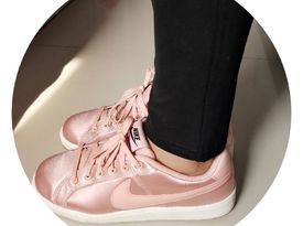 超喜欢！粉粉的Nike  Court Royale Satin女士板鞋到货！