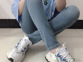 穿上腿长一米八的 Levi's 女士721 高腰 修身牛仔裤和四字弟弟同款Adidas 阿迪达斯老爹鞋