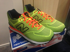 曬曬剛到手的【亮騷綠】New Balance 新百倫 ML574 男款編織系列慢跑鞋