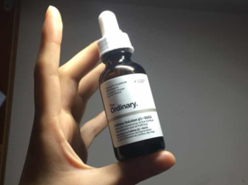 腫眼泡女孩的心頭好：The ordinary 咖啡因精華
