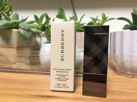 黑五的Burberry kisses 到手，蠻適合冬天的顏色呀