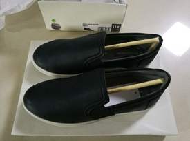 海淘代購Rockport樂福鞋 vs 網(wǎng)易嚴(yán)選樂福鞋