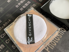 紀(jì)梵希散粉，好適合春天的感覺